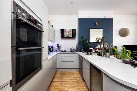 2 bedroom flat for sale, Brunswick Place, Hove, BN3