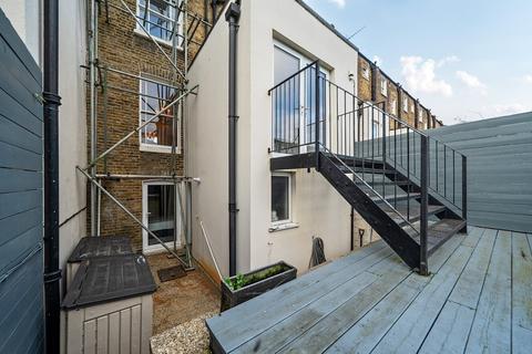 2 bedroom maisonette for sale, Lorrimore Road, London, SE17