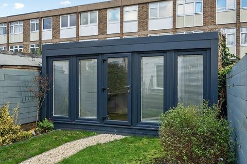 2 bedroom maisonette for sale, Lorrimore Road, London, SE17