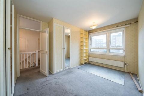 4 bedroom flat for sale, Abbots Manor, London SW1V