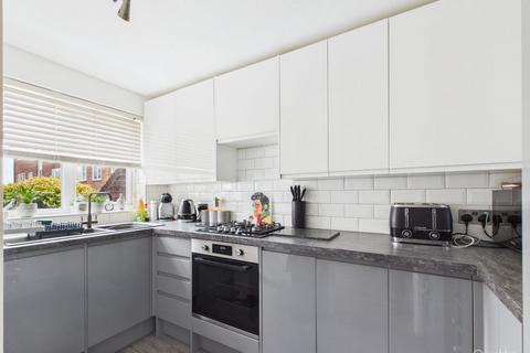 undefined, Inglewood, Croydon