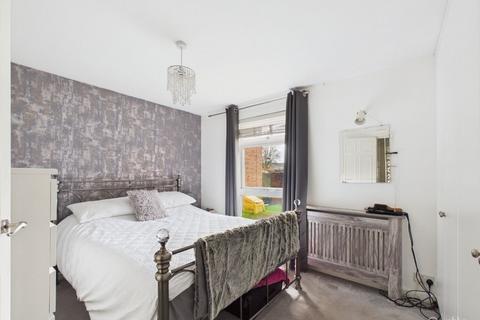 undefined, Inglewood, Croydon