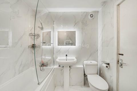 2 bedroom flat to rent, Brixton Road, London