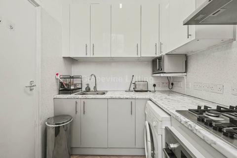 2 bedroom flat to rent, Brixton Road, London