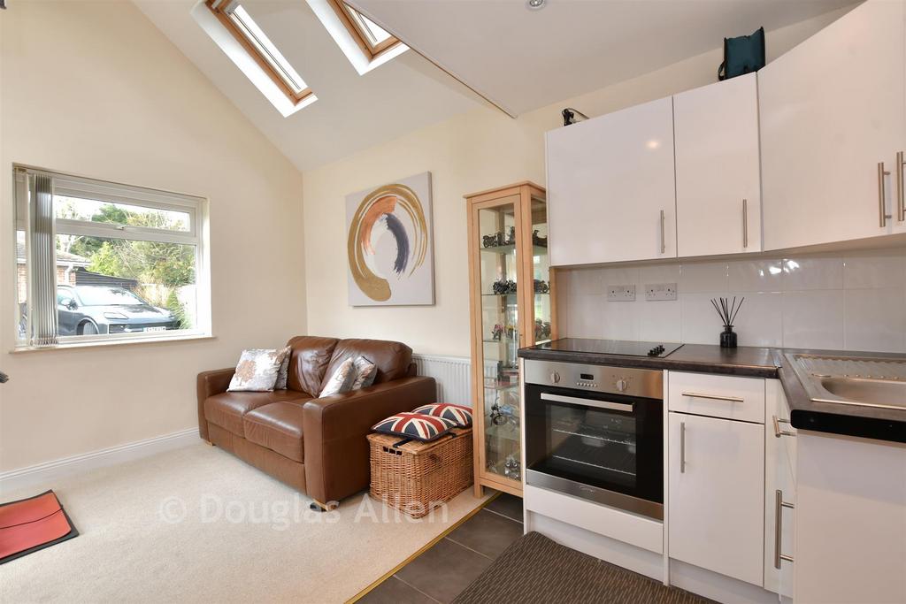Lounge/Kitchen