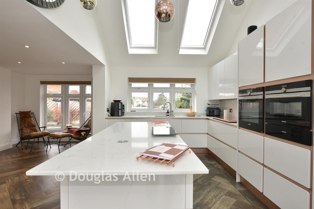 Lounge/Kitchen