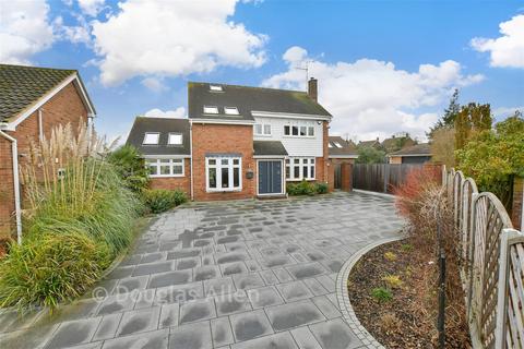 4 bedroom detached house for sale, Curlew Crescent, Basildon SS16