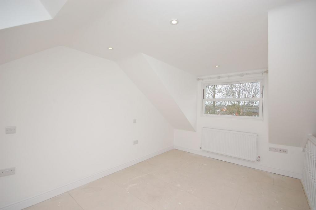 Bedroom 2 (2)
