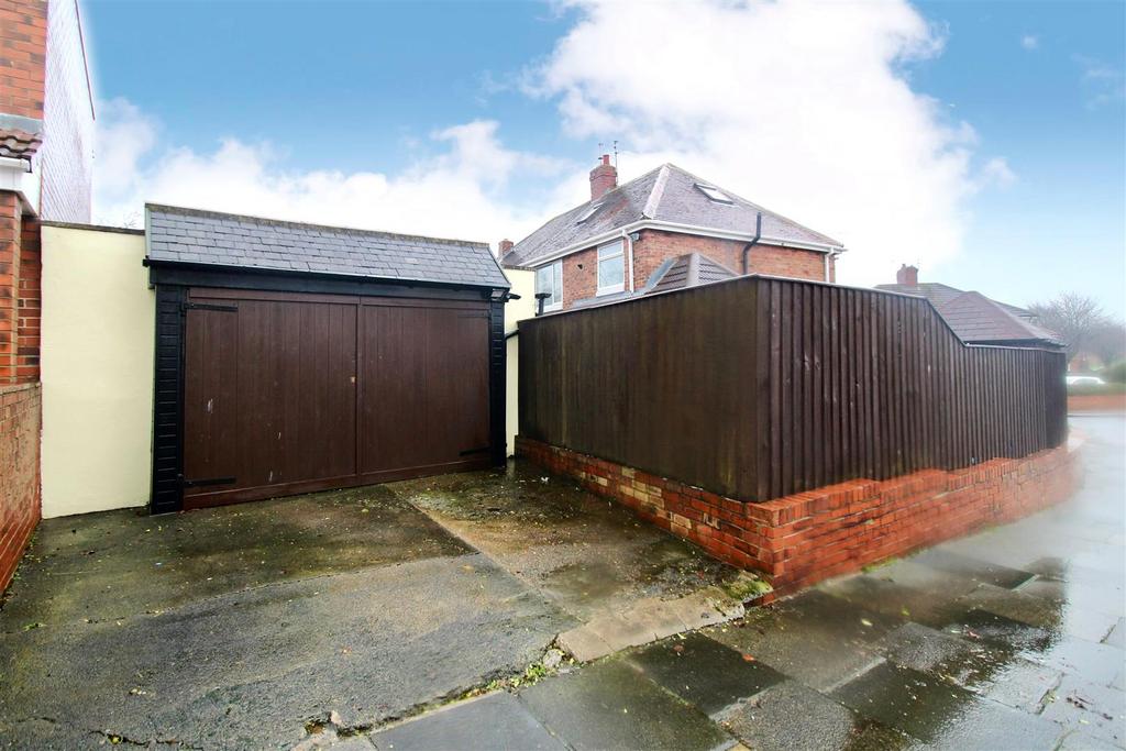 Detached Garage