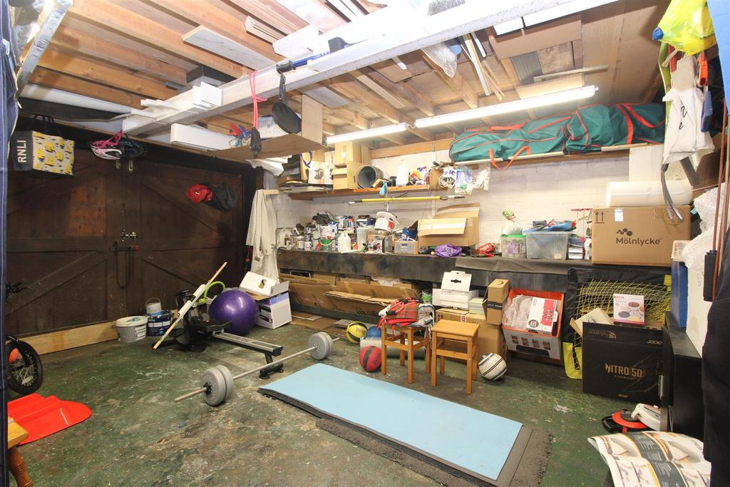 Detached Garage