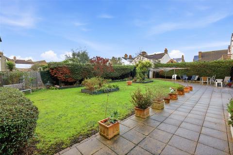 undefined, Riviera Drive, Southend-on-Sea, Essex, SS1