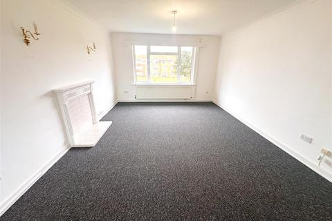 2 bedroom flat to rent, Birkdale, Bexhill-On-Sea