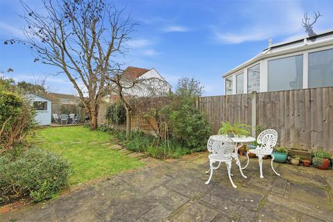 undefined, Lorne Gardens, London E11