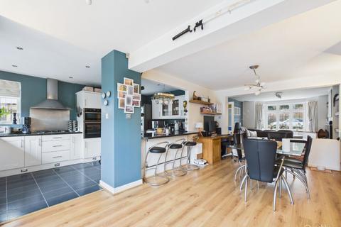 3 bedroom end of terrace house for sale, Featherbed Lane, Croydon