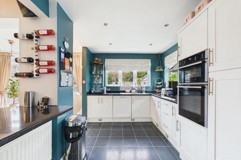 3 bedroom end of terrace house for sale, Featherbed Lane, Croydon