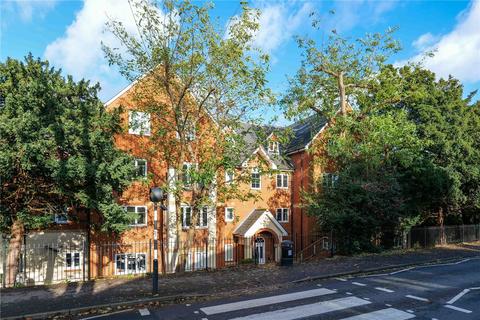 2 bedroom apartment to rent, Connaught Road, Berkshire RG30