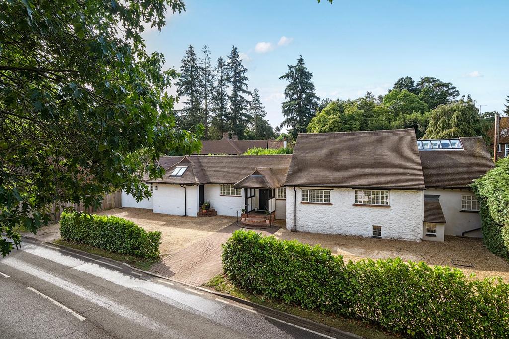 20 Crooksbury Road