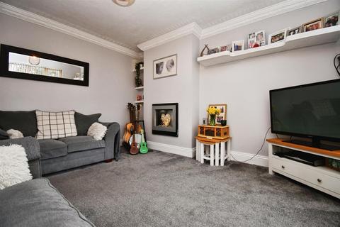 3 bedroom semi-detached house for sale, Garth Avenue, Bilton HU11