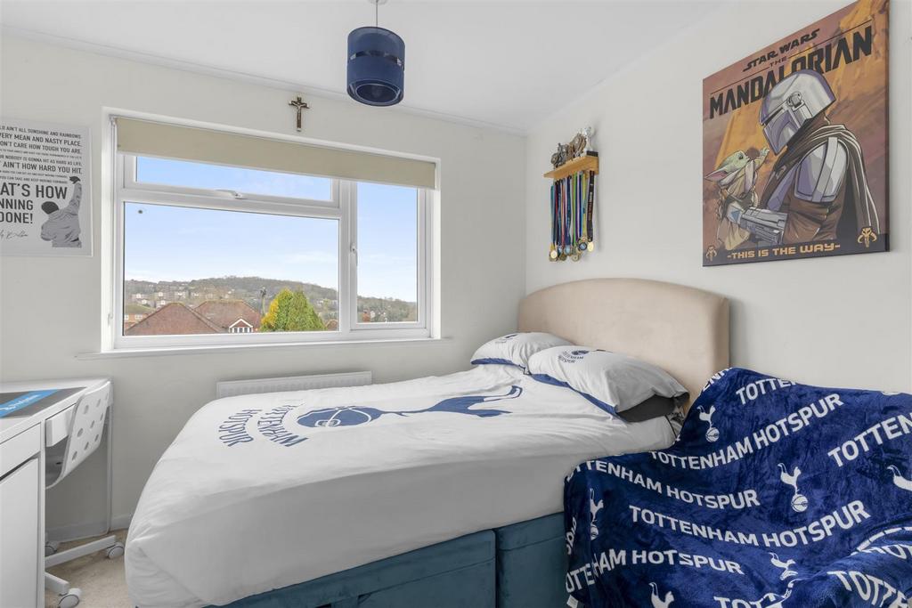 9 Gladstone Rise, HP13 7 NW-3.jpg