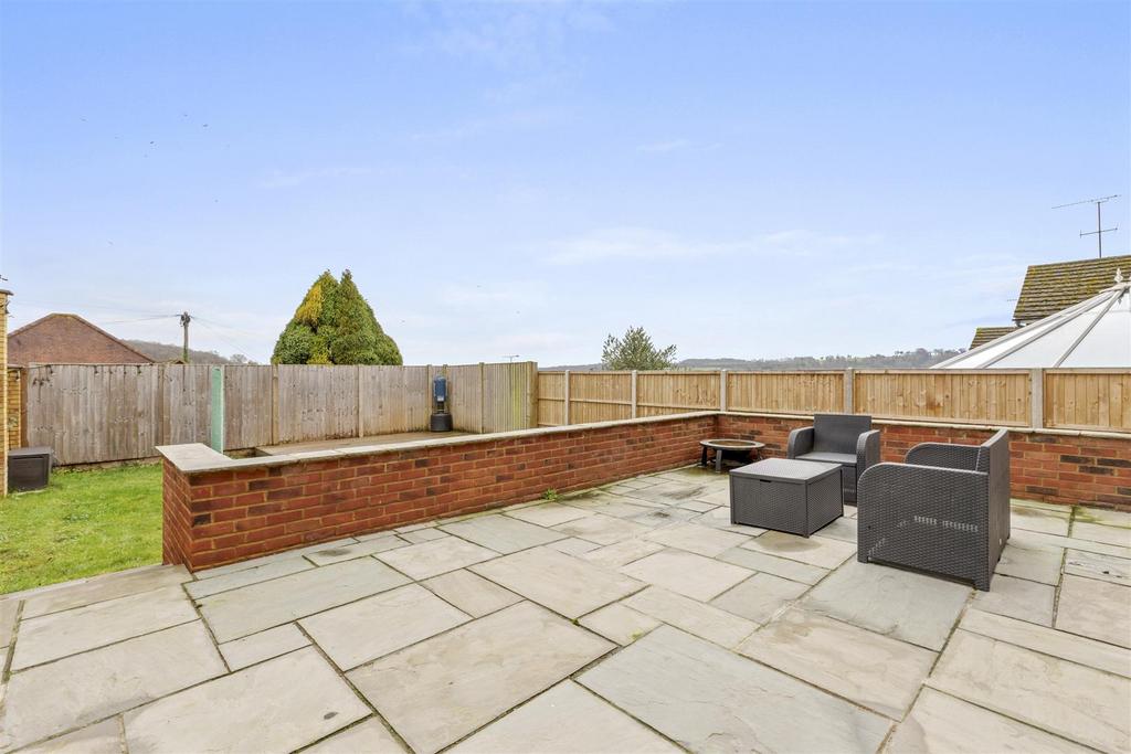 9 Gladstone Rise, HP13 7 NW-11.jpg