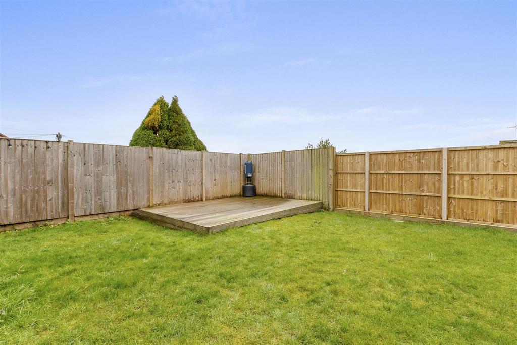 9 Gladstone Rise, HP13 7 NW-12.jpg