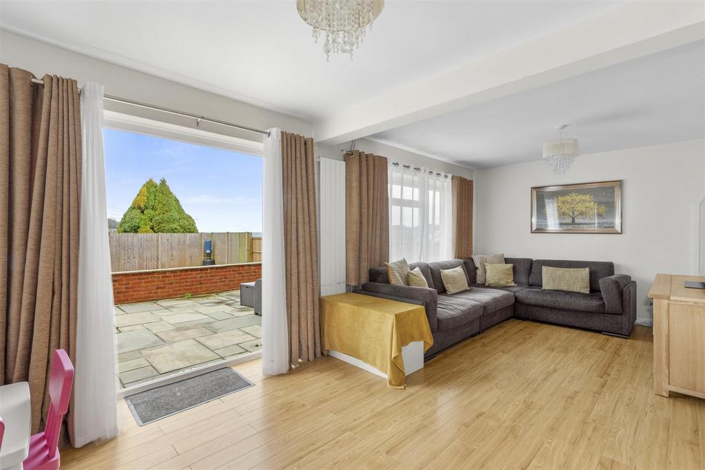 9 Gladstone Rise, HP13 7 NW-7.jpg