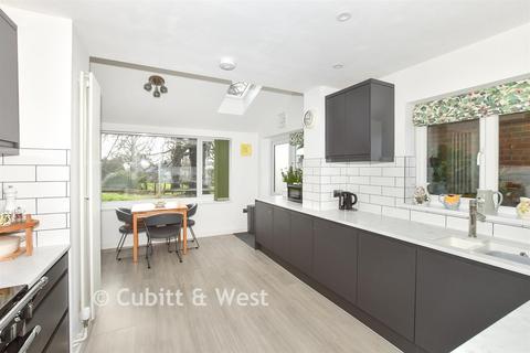 4 bedroom detached house for sale, Nursery Field, Uckfield TN22