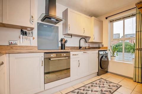 2 bedroom terraced house for sale, Falcon Close, Droitwich, WR9