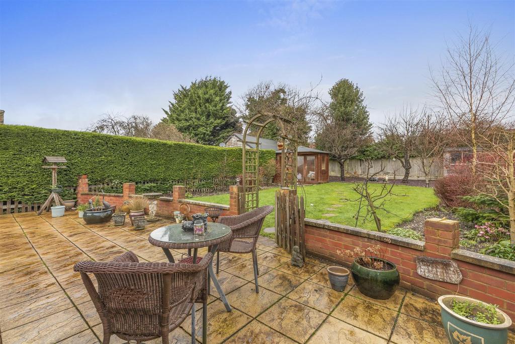 48 Totteridge Drive, HP13 6 JJ-10.jpg