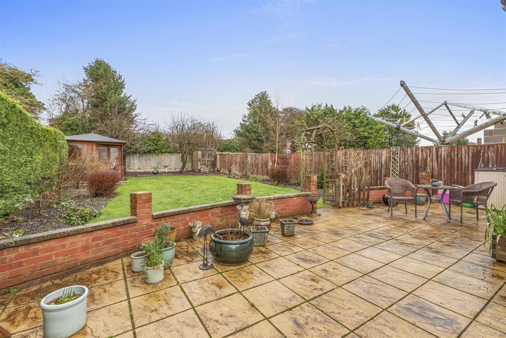 48 Totteridge Drive, HP13 6 JJ-11.jpg