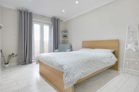 undefined, Roberts Place, Dagenham