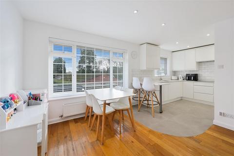 undefined, Court Road, Banstead