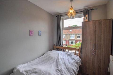 undefined, Fifth Avenue, Bristol BS7