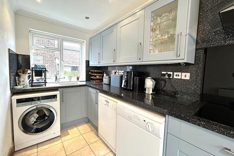3 bedroom terraced house for sale, Westerleigh Close, Chippenham