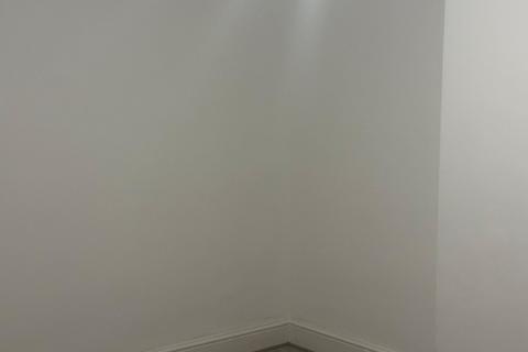 undefined, Leagrave Road, Luton LU4