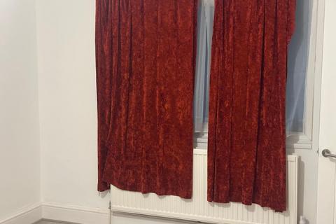 undefined, Leagrave Road, Luton LU4