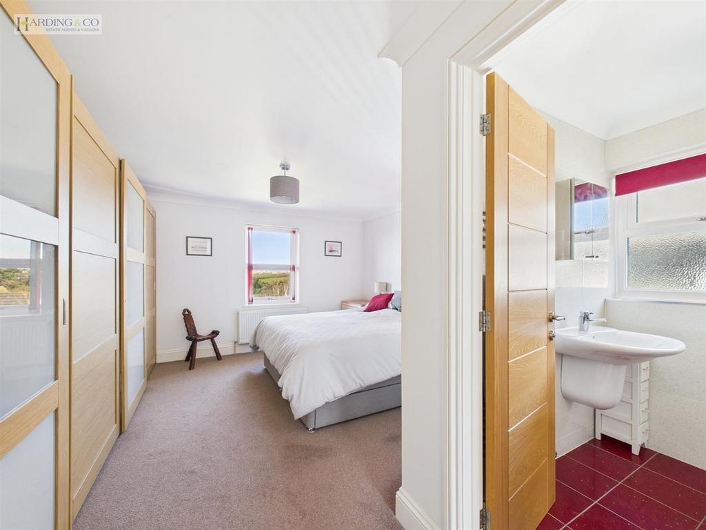 Bedroom 1 iii.jpg