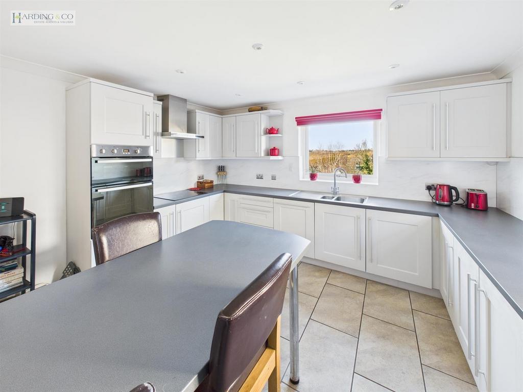 Kitchen ii.jpg