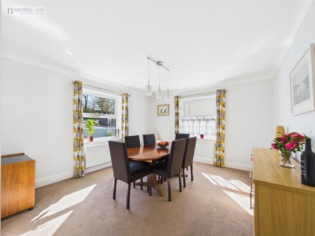 Dining room.jpg
