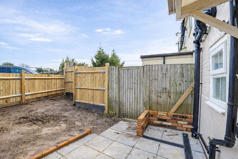 1 bedroom end of terrace house for sale, Middle Road, Hastings