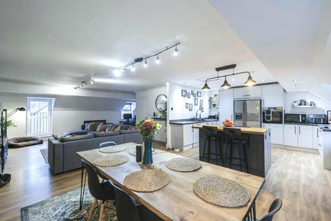undefined, Waters Walk, Apperley Bridge, Bradford, West Yorkshire, BD10