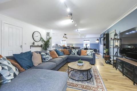 undefined, Waters Walk, Apperley Bridge, Bradford, West Yorkshire, BD10