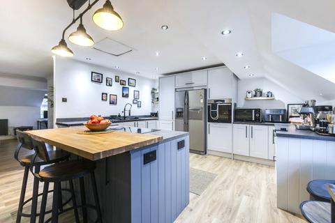 undefined, Waters Walk, Apperley Bridge, Bradford, West Yorkshire, BD10