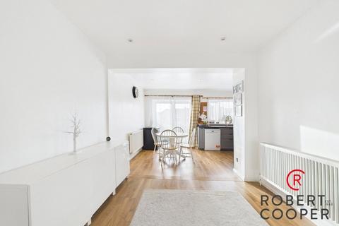 4 bedroom terraced house for sale, Beverley Road, Ruislip, HA4