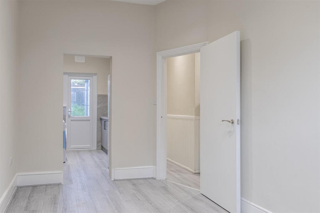 Flat 1 - 21 Grove Rd-08 copy.jpg