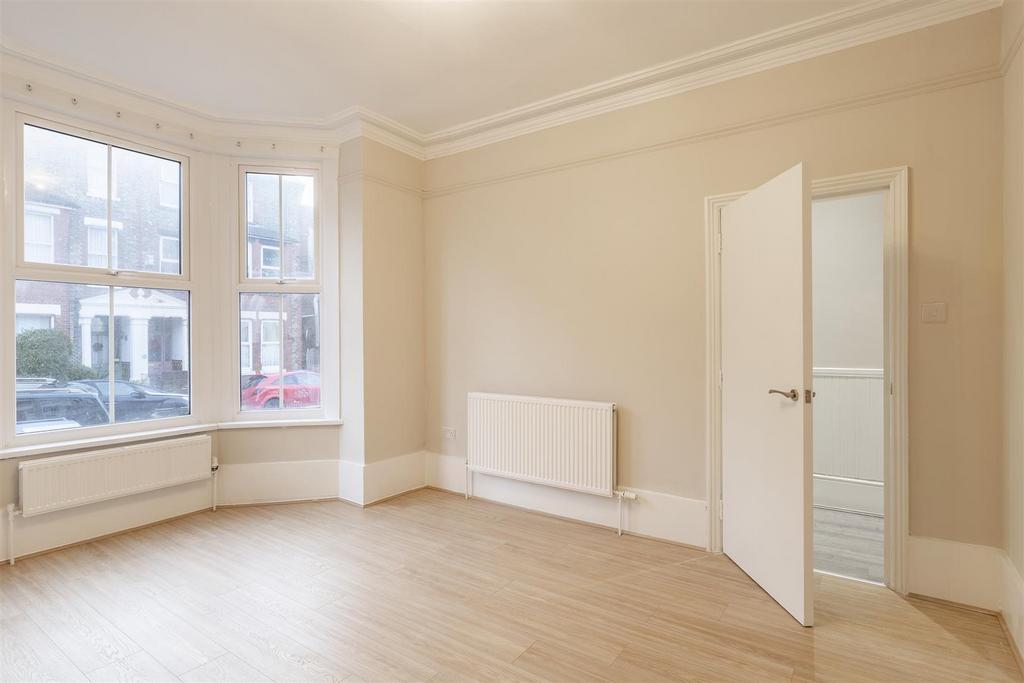 Flat 1 - 21 Grove Rd-03 copy.jpg