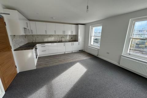 2 bedroom flat to rent, Sandgate Road, Folkestone