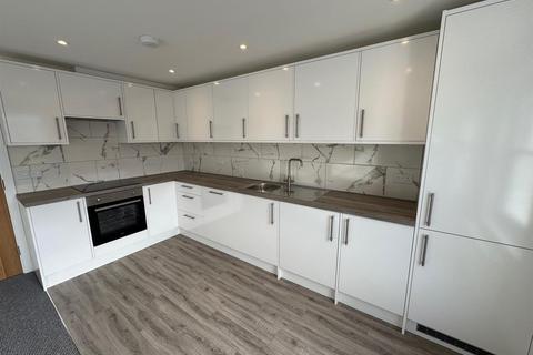 2 bedroom flat to rent, Sandgate Road, Folkestone