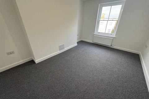 2 bedroom flat to rent, Sandgate Road, Folkestone