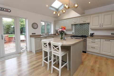 3 bedroom semi-detached house for sale, Caunsall Road, Caunsall, Kidderminster, DY11